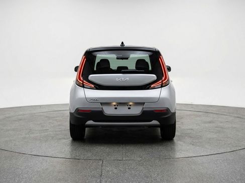 Used 2025 Kia Soul LX w/ LX Technology Package FWD image 7