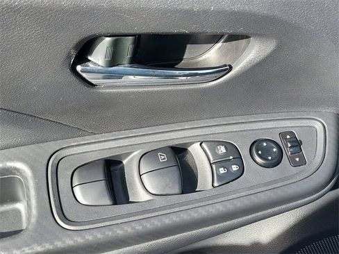 Certified 2025 Nissan Versa SV w/ Trunk Package image 20