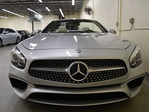 Used 2017 Mercedes-Benz SL 550 image 28