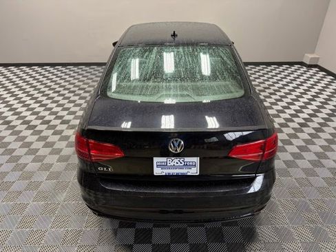 Used 2017 Volkswagen Jetta GLI FWD image 11