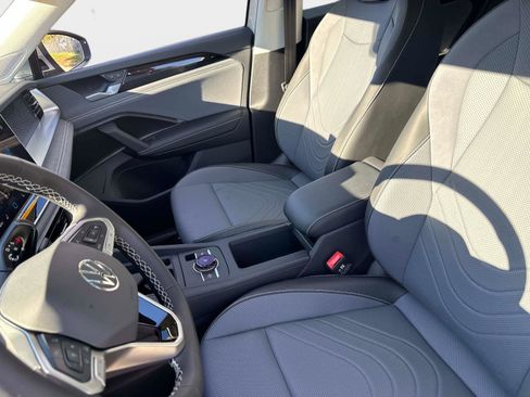 New 2025 Volkswagen Tiguan SE image 15