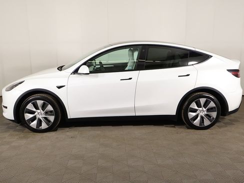 Used 2023 Tesla Model Y Long Range image 20