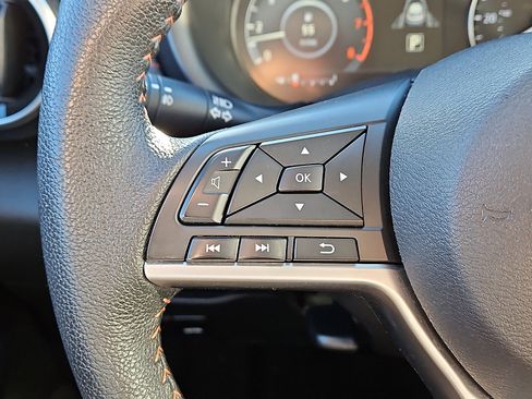 Used 2021 Nissan Kicks SR image 17