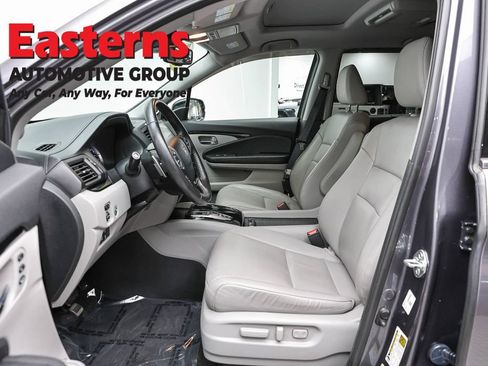Used 2016 Honda Pilot Touring image 14