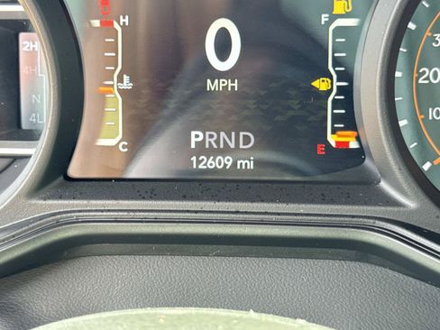 Used 2025 Jeep Gladiator Sport AWD/4WD image 27