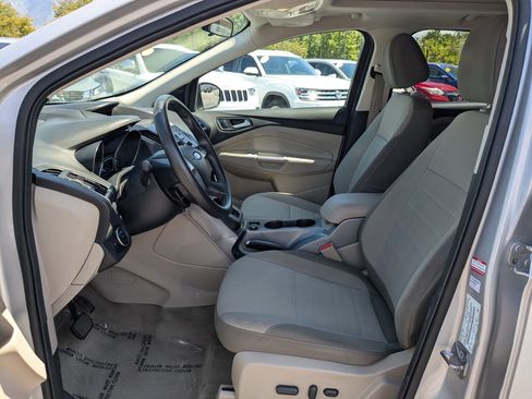 Used 2015 Ford Escape SE FWD image 17