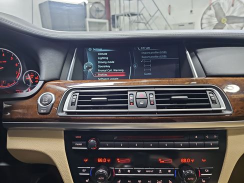 Used 2013 BMW 750Li image 20