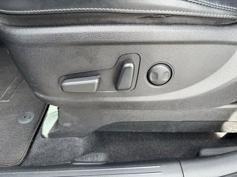 Used 2022 Kia Telluride S AWD/4WD image 16