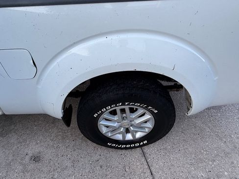 Used 2016 Nissan Frontier SV RWD image 11