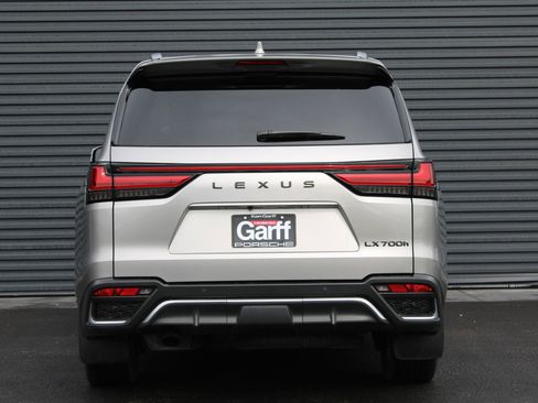 Used 2025 Lexus LX 700h F Sport image 6