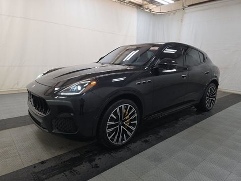 Used 2023 Maserati Grecale Modena AWD/4WD image 8