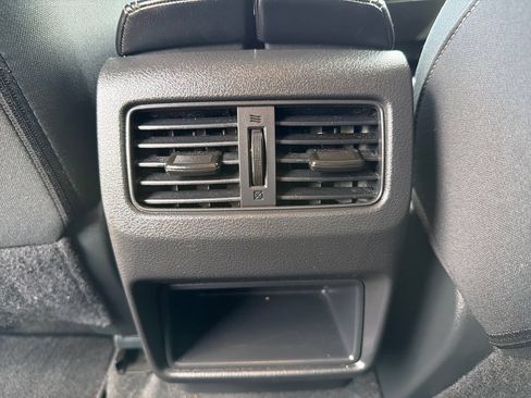 Used 2024 Nissan Rogue S FWD image 23