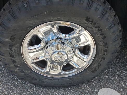 Used 2024 RAM 2500 Tradesman w/ Chrome Appearance Group AWD/4WD image 21