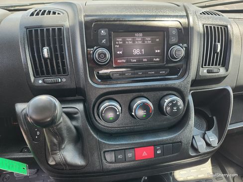 Used 2021 RAM ProMaster 2500 w/ Premium Appearance Group FWD image 3