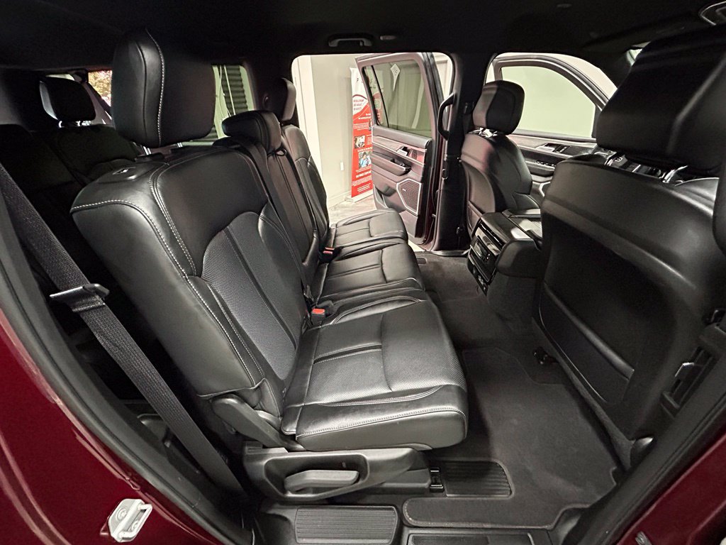 Used 2024 Jeep Wagoneer L Series II w/ Flexible Seating Group AWD/4WD image 47
