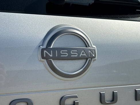 Certified 2025 Nissan Rogue SV image 15