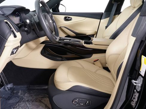 Used 2023 Aston Martin DBX AWD/4WD image 5
