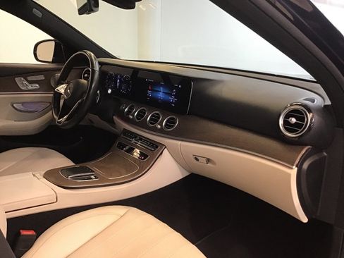 Used 2022 Mercedes-Benz E 350 4MATIC Sedan w/ AMG Line Exterior image 21