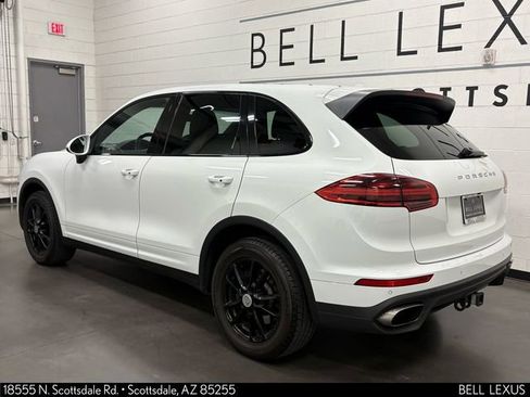 Used 2016 Porsche Cayenne AWD/4WD image 9