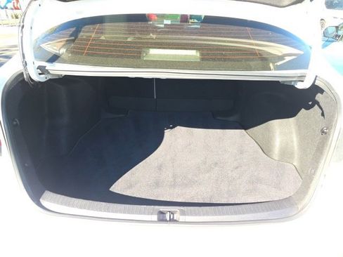 Used 2021 Toyota Corolla LE image 13