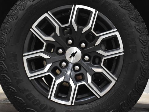 Used 2023 Chevrolet Colorado Z71 w/ Z71 Convenience Package 2 image 29