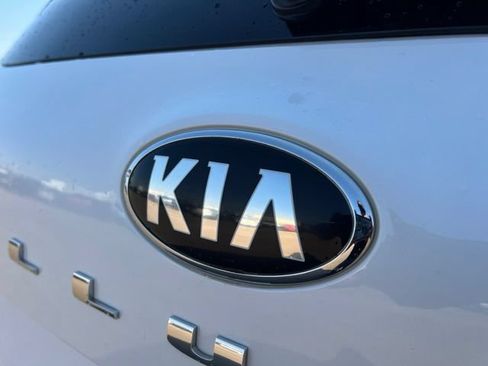 Used 2021 Kia Telluride S AWD/4WD image 13
