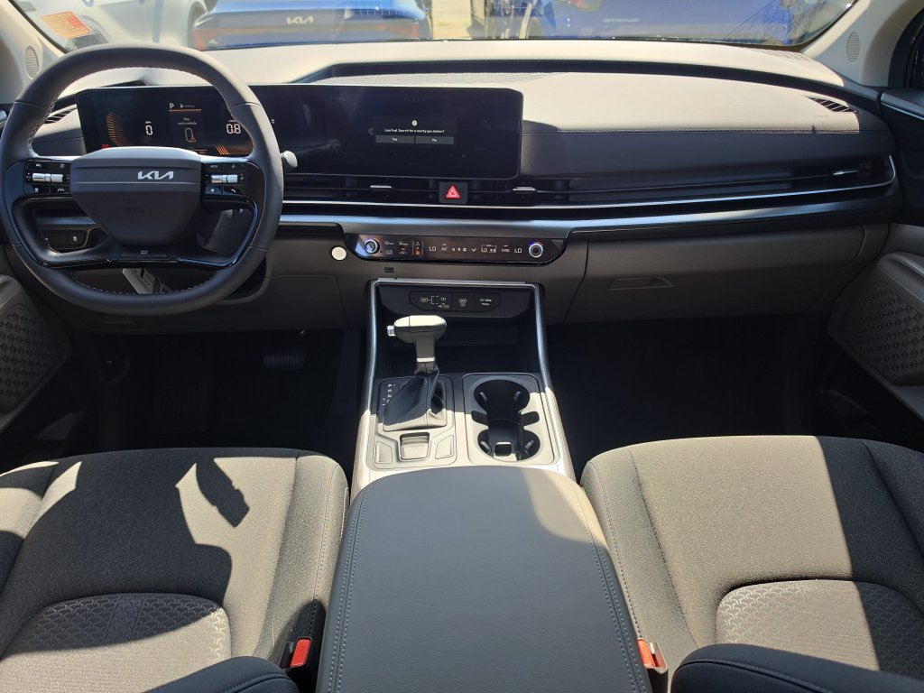 New 2027 Kia Carnival LX FWD image 12