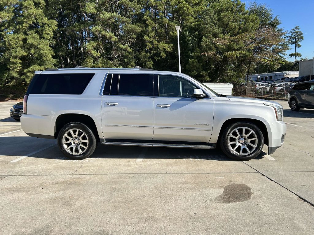 Used 2020 GMC Yukon XL Denali AWD/4WD image 4