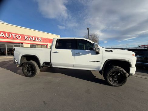 Used 2021 Chevrolet Silverado 2500 High Country w/ Z71 Off-Road Package image 3
