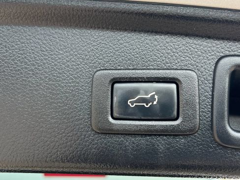 Used 2018 Subaru Forester 2.5i Limited AWD/4WD image 24