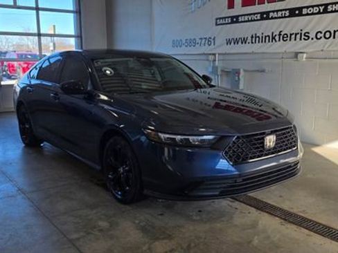 Used 2025 Honda Accord SE image 9
