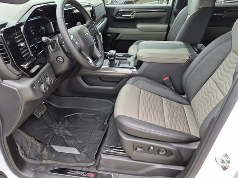 New 2026 Chevrolet Silverado 1500 ZR2 w/ Dark Appearance Package AWD/4WD image 8