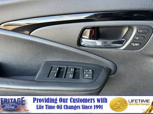 Used 2022 Honda Pilot Touring image 11