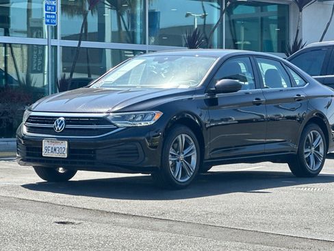 Used 2023 Volkswagen Jetta SE FWD image 8