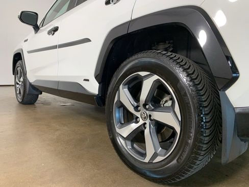 Used 2023 Toyota RAV4 SE image 38