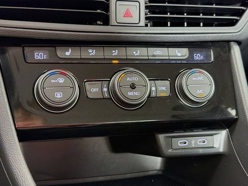 Used 2023 Volkswagen Jetta SE FWD image 15