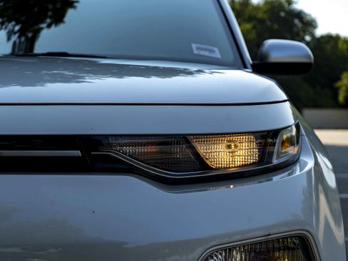 Used 2020 Kia Soul X-Line FWD image 11