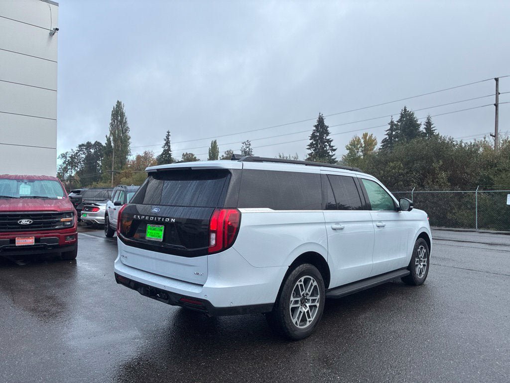 Used 2025 Ford Expedition Max Active AWD/4WD image 7