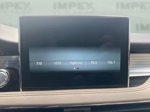 Used 2022 Lincoln Corsair AWD w/ Premium Package image 16