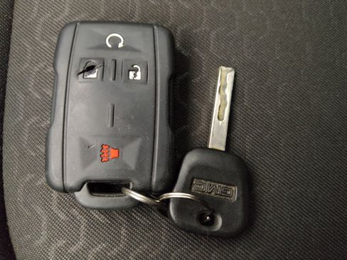 Used 2017 GMC Canyon SLE w/ SLE Convenience Package RWD image 32