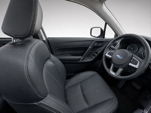 Used 2018 Subaru Forester 2.5i Touring AWD/4WD image 17