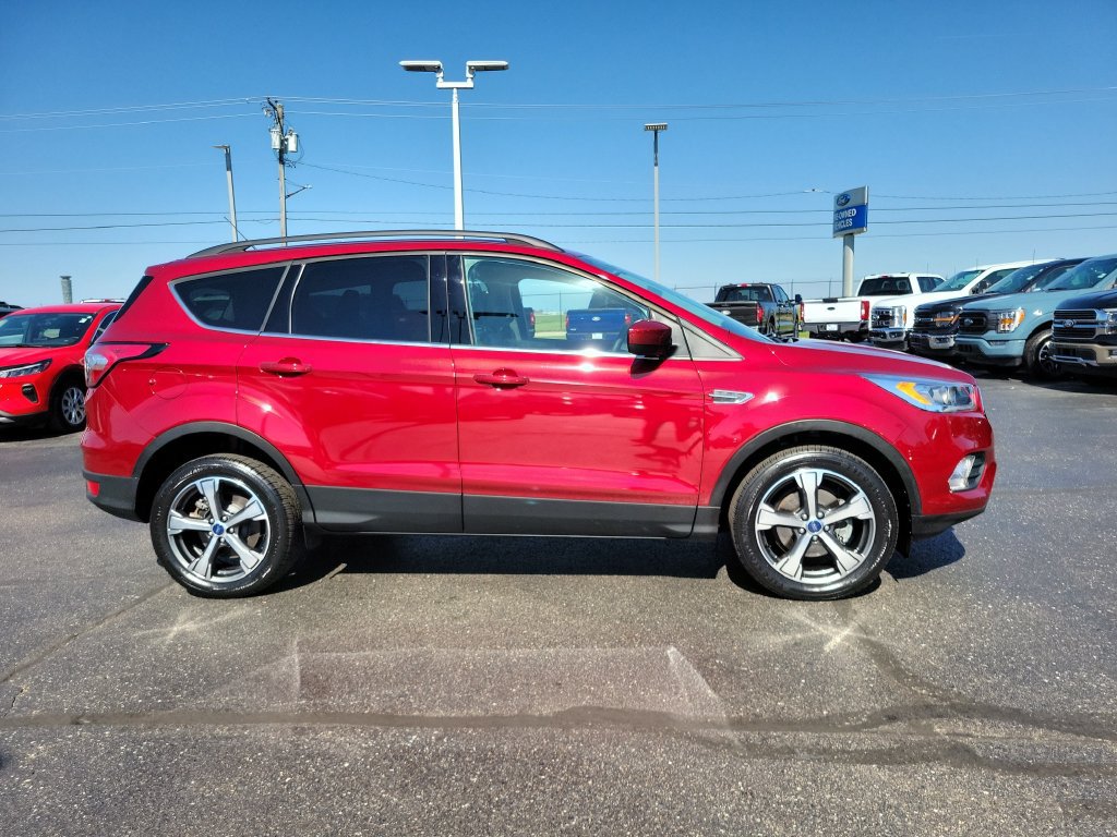 Certified 2017 Ford Escape SE w/ Equipment Group 201A FWD image 3