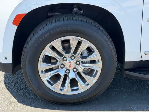 Certified 2024 GMC Yukon Denali AWD/4WD image 11