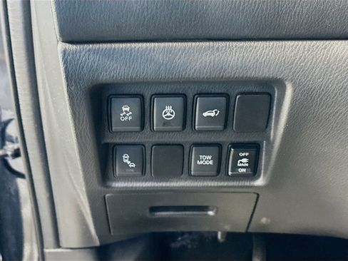 Used 2020 Nissan Pathfinder Platinum AWD/4WD image 10