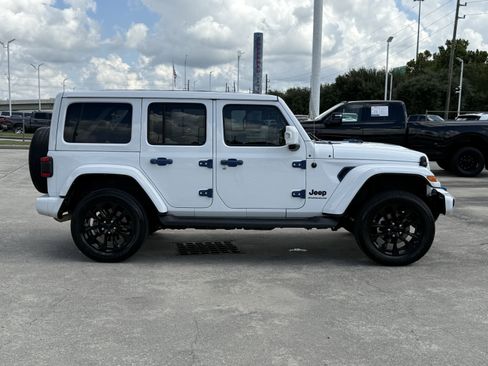 Used 2023 Jeep Wrangler Unlimited Sahara AWD/4WD image 3