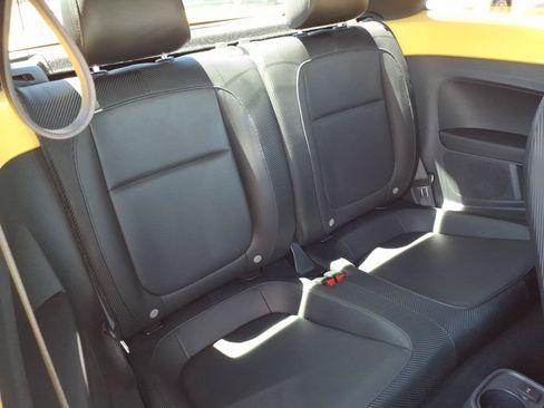 Used 2012 Volkswagen Beetle 2.5 FWD image 12