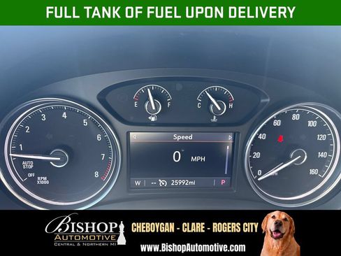 Used 2024 Buick Enclave Essence AWD/4WD image 2