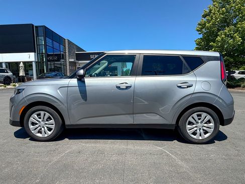 Certified 2023 Kia Soul LX FWD image 9