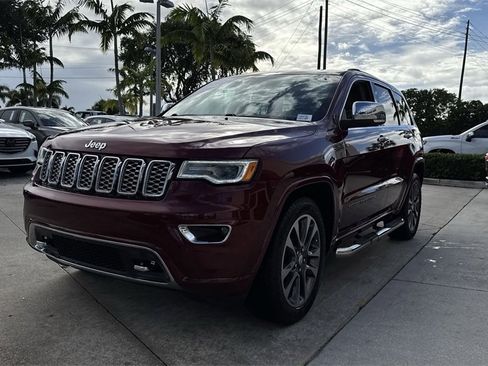 Used 2017 Jeep Grand Cherokee Overland image 32