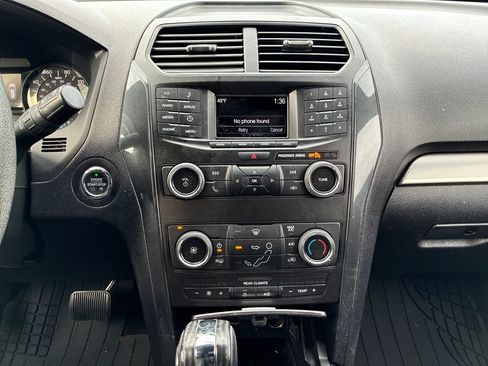 Used 2018 Ford Explorer XLT image 19